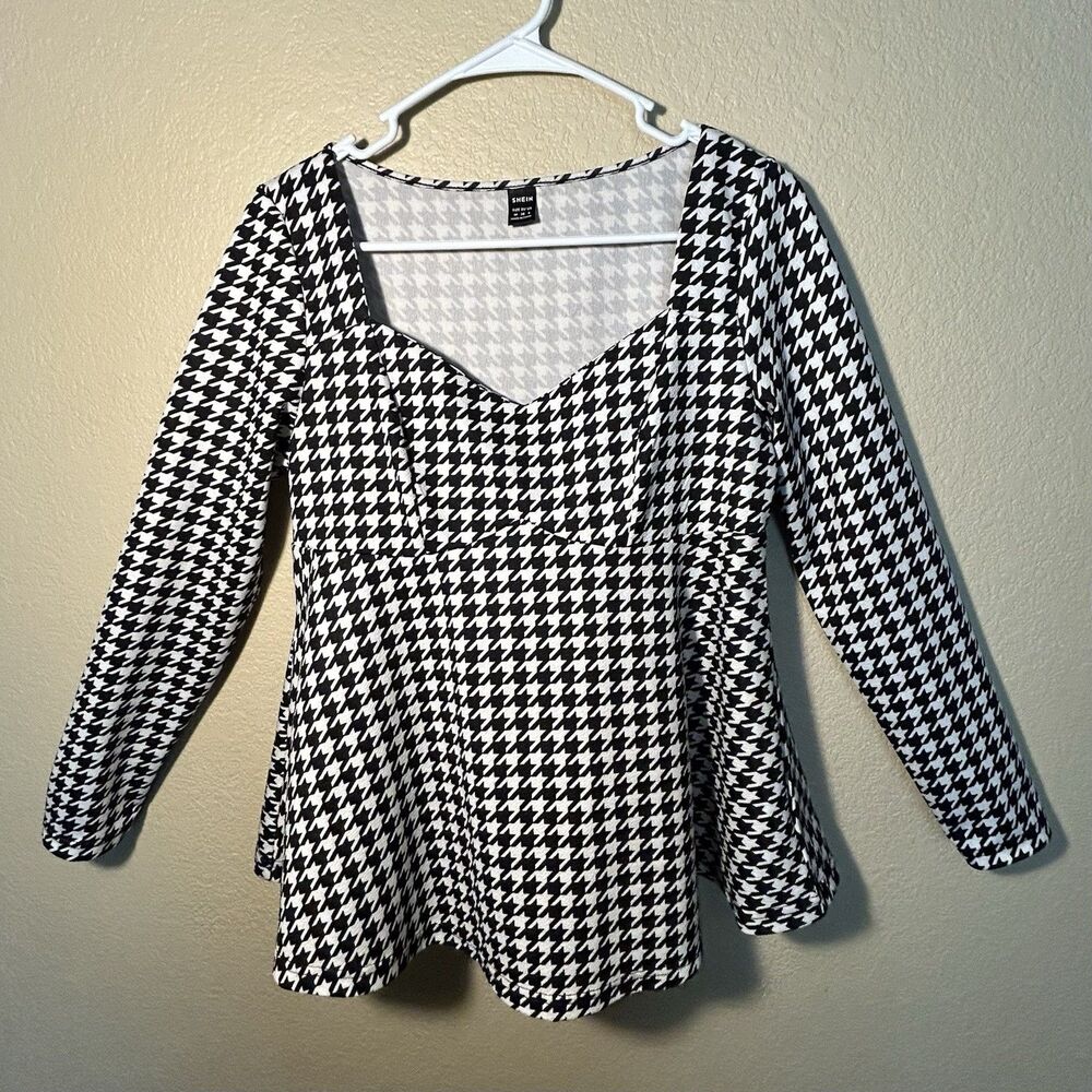 SHEIN Women’s Black & White Houndstooth Peplum Top Medium (6) V-Neck Flowy Retro